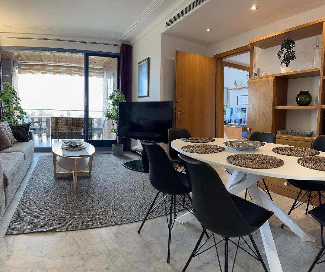 Lets Holidays Sea Views In Leilighet